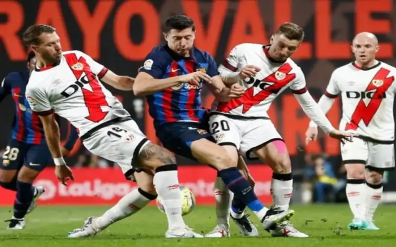 موعد مباراة برشلونة وريال بيتيس في الدوري الإسباني والقناة الناقلة والمعلق